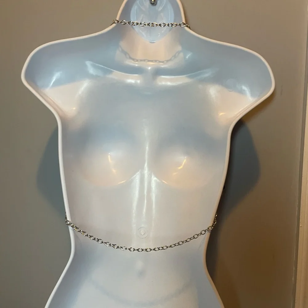 green and black sparkly backless top with silver chain straps - Picture 6 of 7